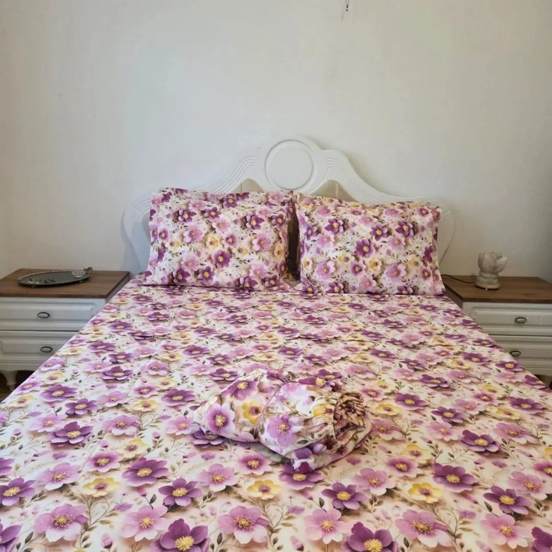 Pembe Şakayık Desenli Dantel Detaylı Lüks Nevresim Takımı