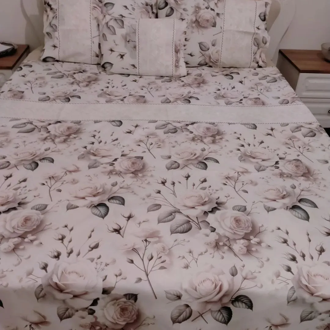 Pembe Şakayık Desenli Dantel Detaylı Lüks Nevresim Takımı